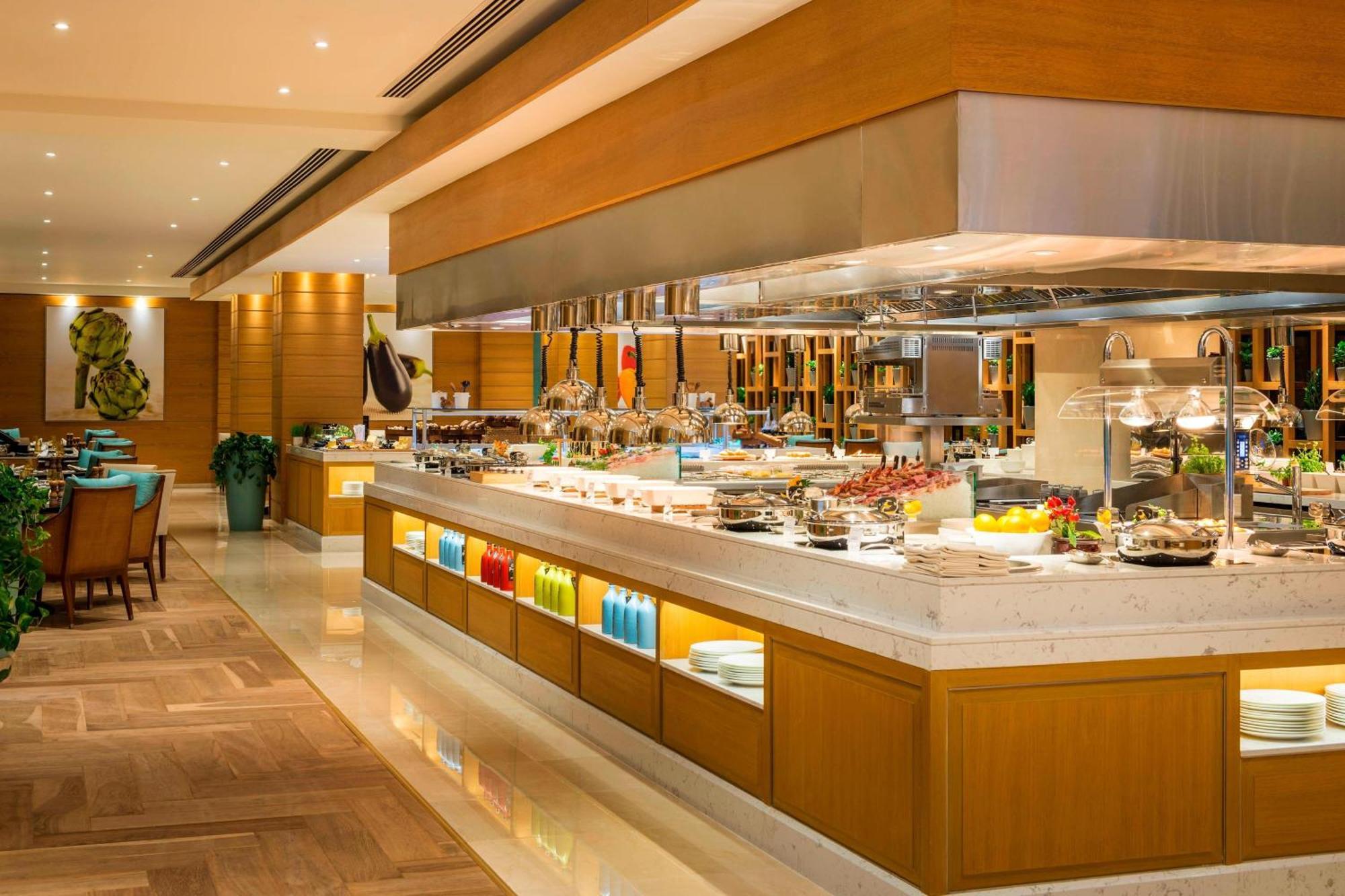Grosvenor House, A Luxury Collection Hotel, Dubai Exterior photo The buffet at the hotel