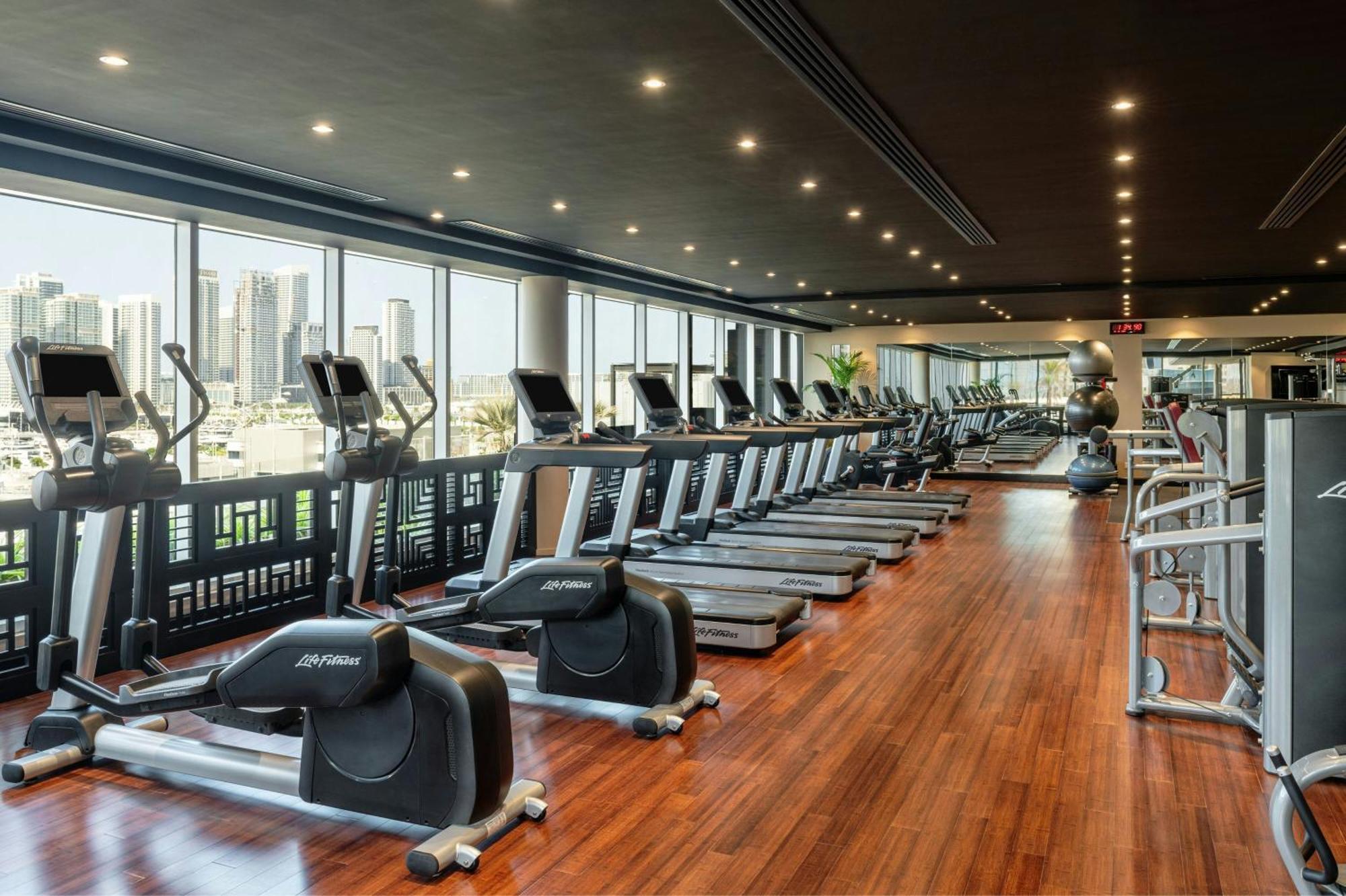 Grosvenor House, A Luxury Collection Hotel, Dubai Exterior photo The gym at the hotel